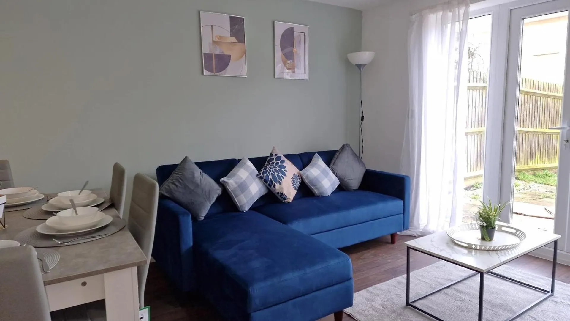 Margam'S Alvington House For Business Travellers, Relocator Or Families With Free Parking, High Speed Internet And Fully Equipped Kitchen Apartment GLOUCESTERSHIRE United Kingdom