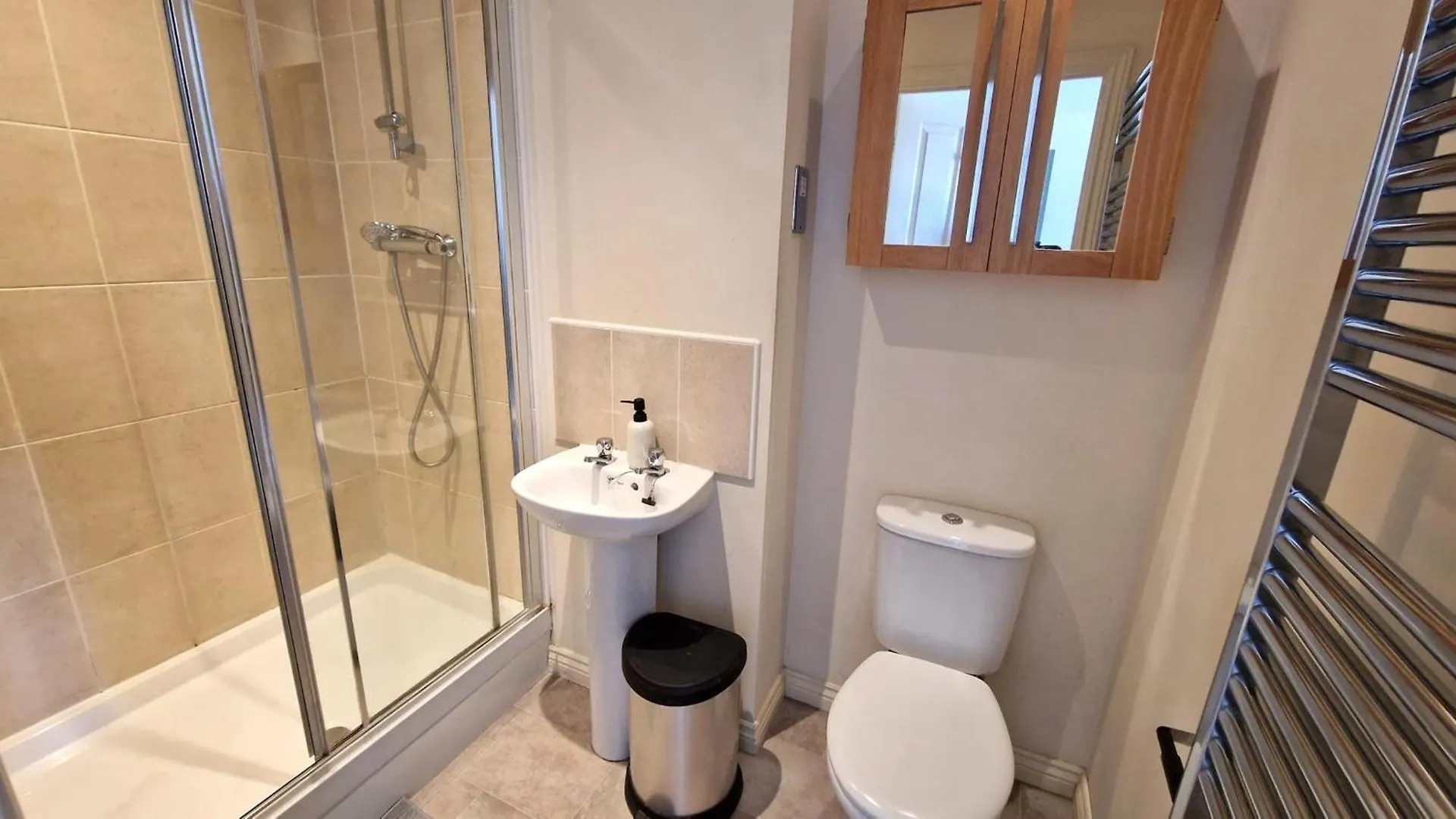 Margam'S Alvington House For Business Travellers, Relocator Or Families With Free Parking, High Speed Internet And Fully Equipped Kitchen Apartment GLOUCESTERSHIRE 0*,  United Kingdom