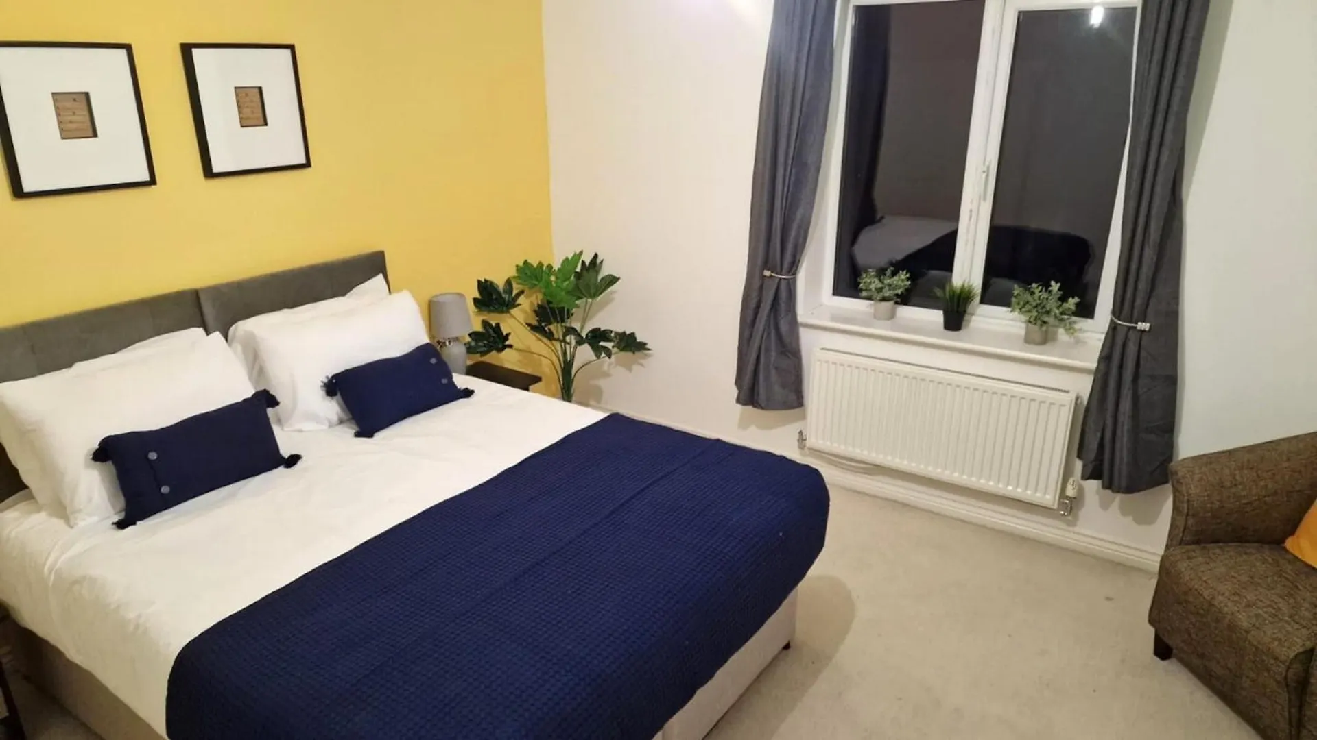 Margam'S Alvington House For Business Travellers, Relocator Or Families With Free Parking, High Speed Internet And Fully Equipped Kitchen Apartment GLOUCESTERSHIRE United Kingdom